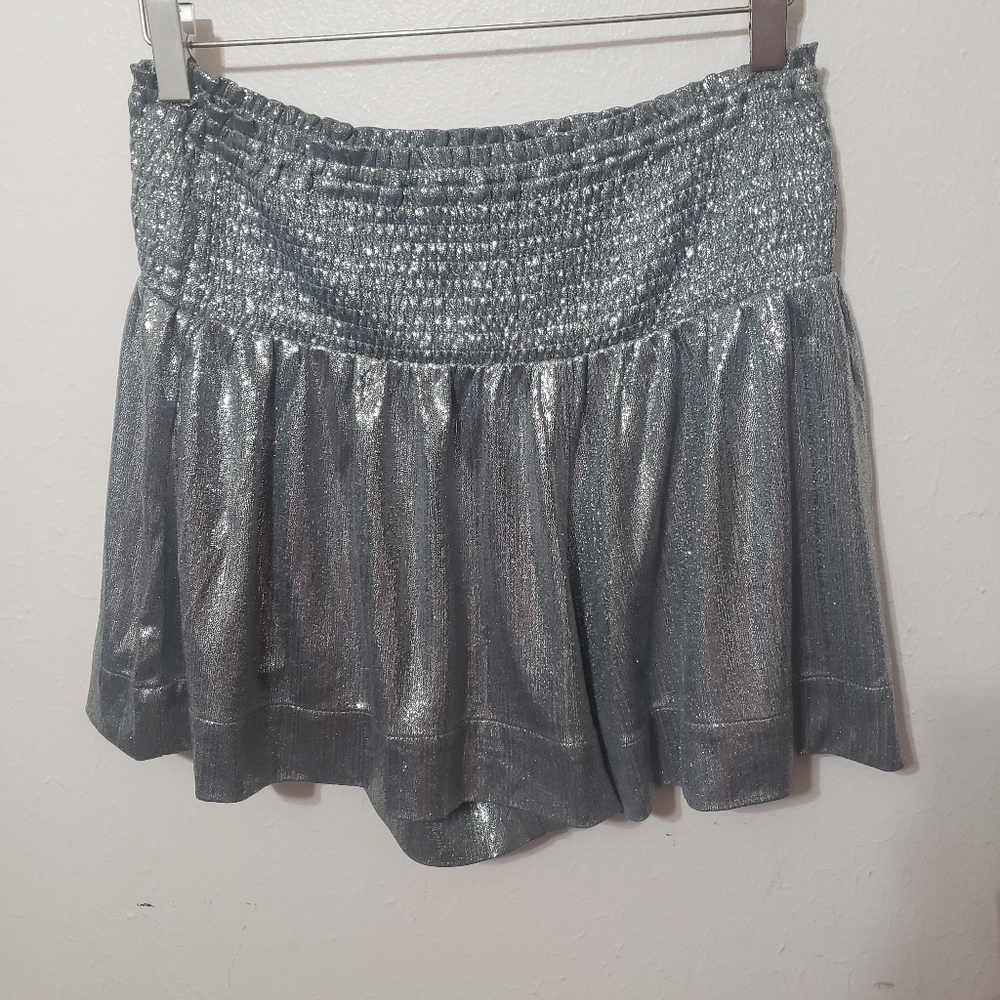 Buffalo Trading Co Sparkly Silver Shorts Size Medium